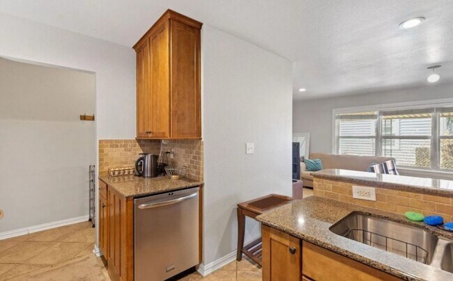 Foto del edificio - Beautiful 3 Bed and 2 Bathroom home.