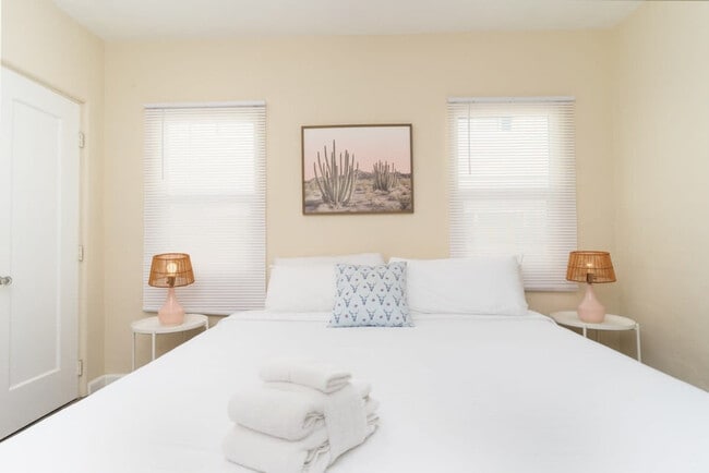 Foto del edificio - 3550-52 Meade Ave