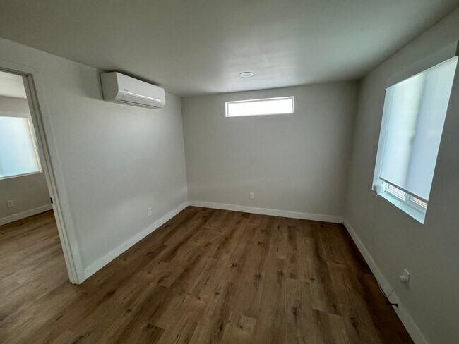 Living Room - 1206 William St