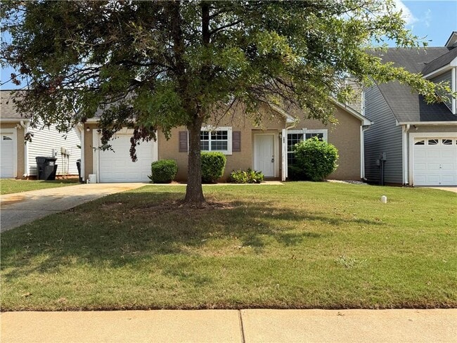 Foto del edificio - 145 Chandler Fields Dr