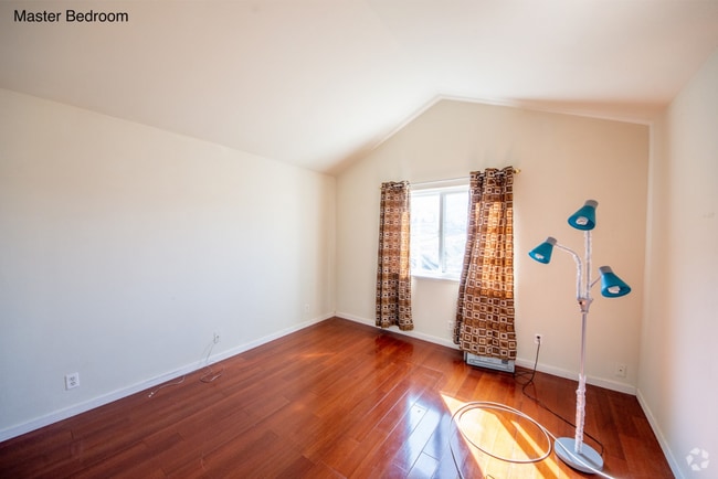 Building Photo - 126 Linda Vista Dr