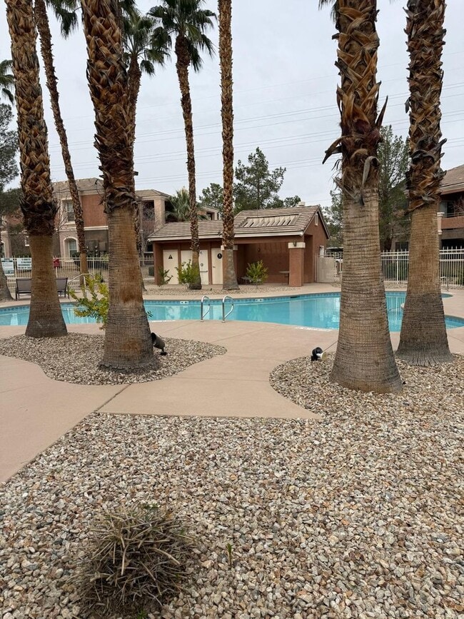 Foto del edificio - Two Bedroom  - Two Bathroom with attached Garage Ready For Move In