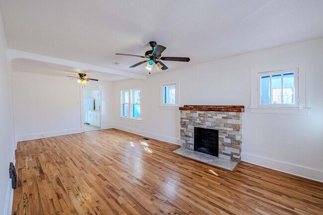 Foto del edificio - 720 Marquette Ave NW