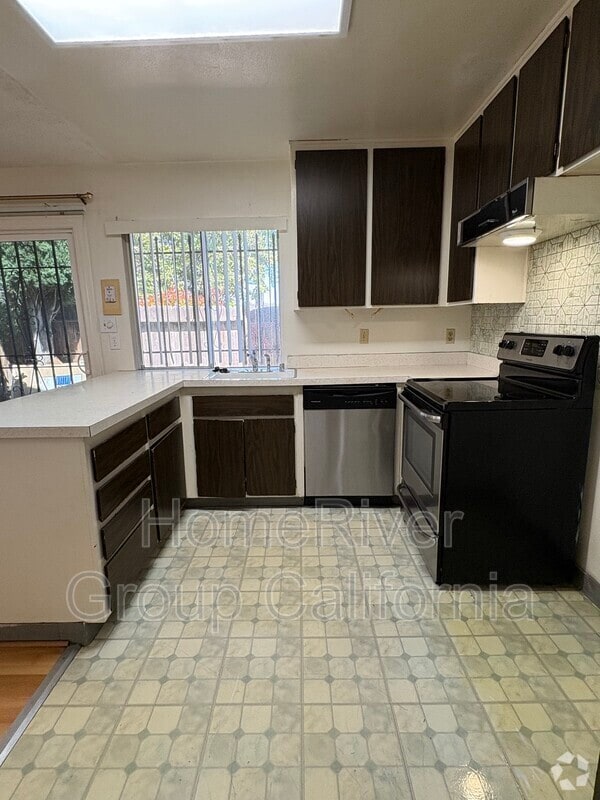 Building Photo - 6325 Seyferth Way