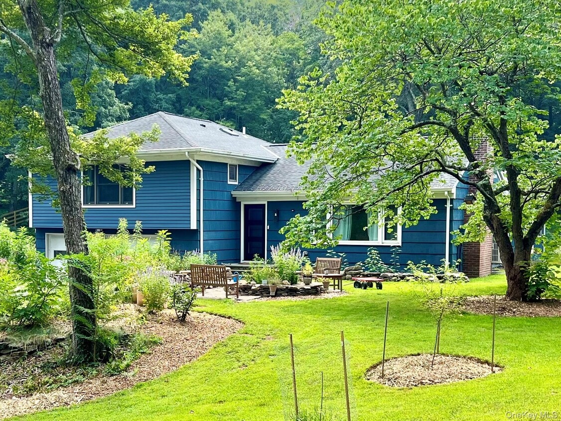 Primary Photo - 119 Mustato Rd