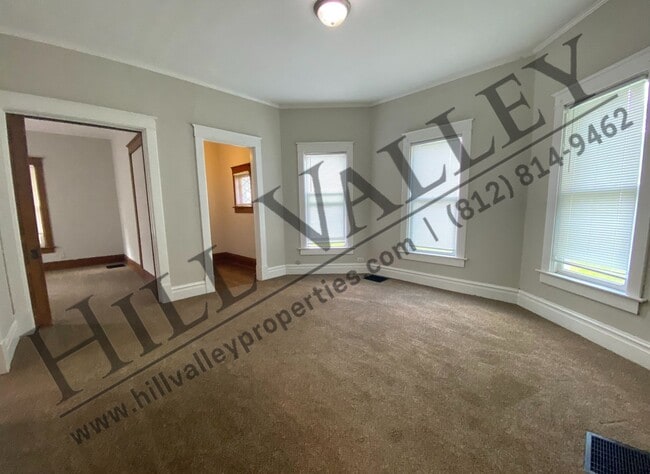 Foto del edificio - Three Bedroom Home