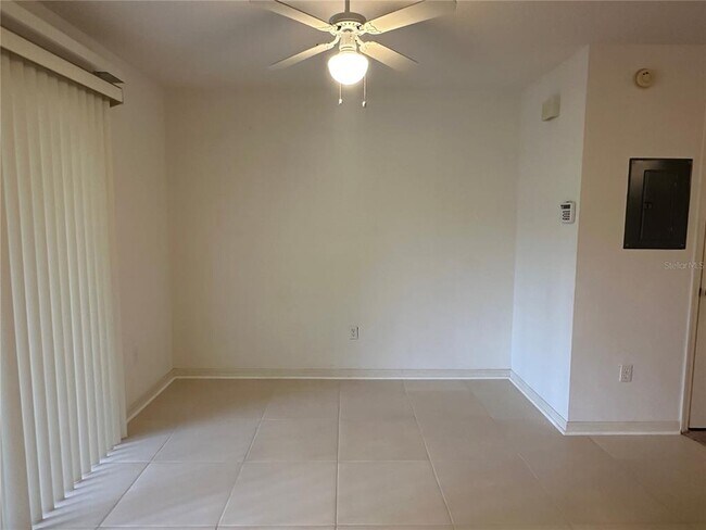 Building Photo - 957 Sykes Ct