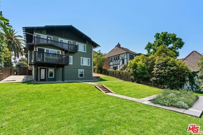 Ext Rear - 1347 Edgecliffe Dr