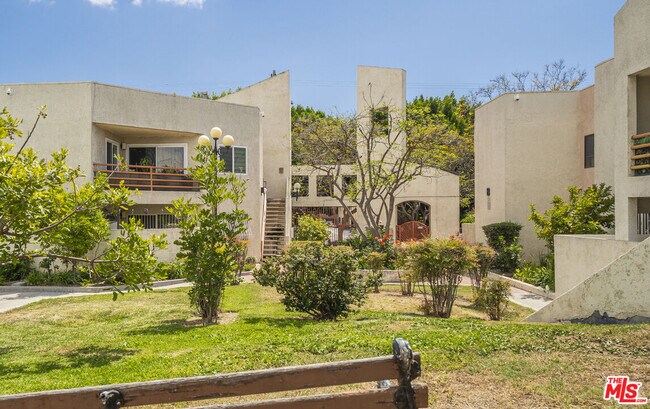 Foto del edificio - 1425 W 12th St