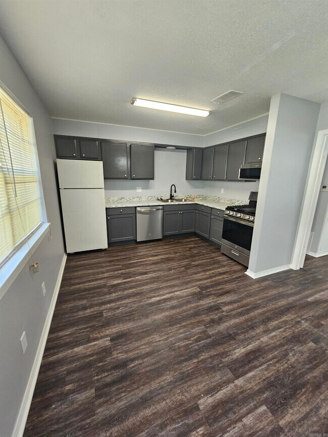 Foto del edificio - 1413 Plummer St