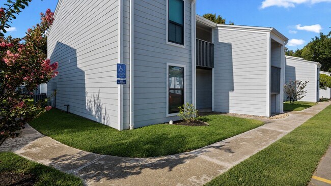 Foto del edificio - 13151 Walden Rd