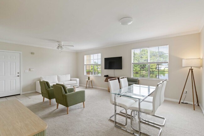 Foto del edificio - Spacious 2/2 condo with beautiful water vi...