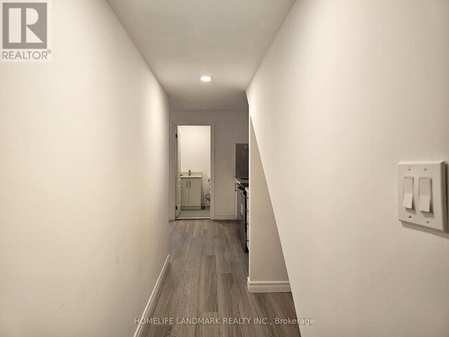 Building Photo - 9 Frisinger Ln