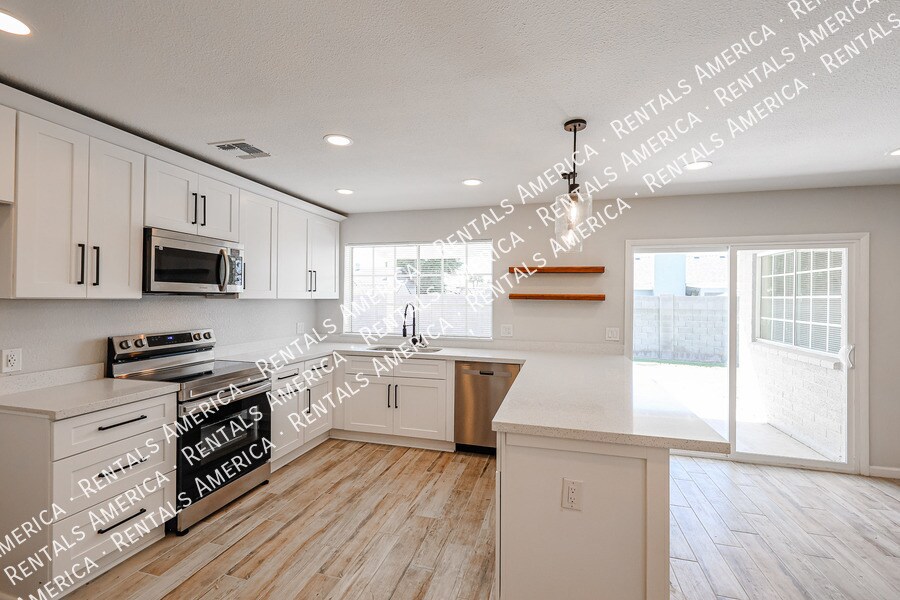 Foto principal - 3607 W Michigan Ave
