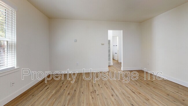 Foto del edificio - 4566 Virginia Ave