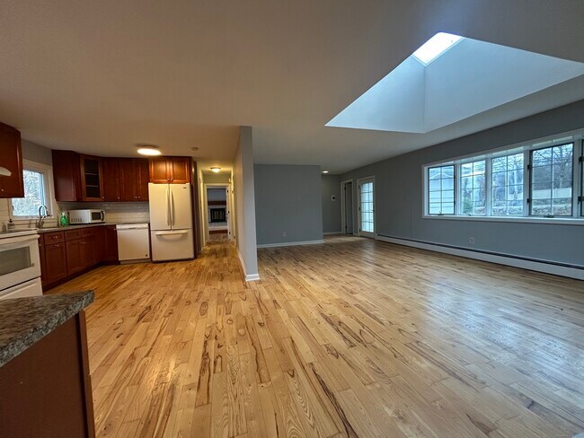 Foto del edificio - 185 Branchville Rd