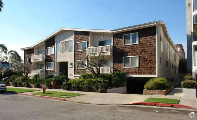 Foto del edificio - 1933 Manning Ave