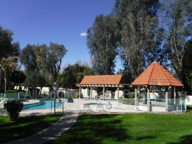 Foto del edificio - 45346 Driftwood Dr