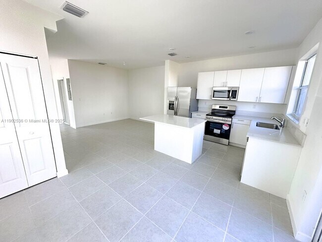 Foto del edificio - 16261 SW 292nd St