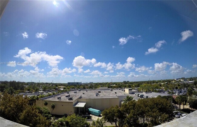 Foto del edificio - 2775 NE 187th St