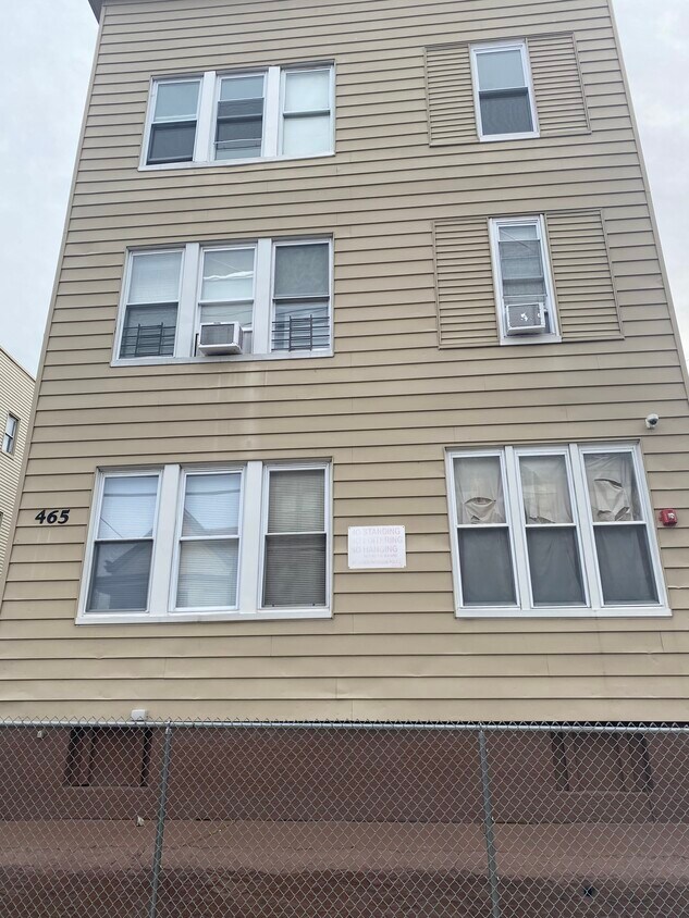 465 E 22nd St, Paterson, NJ 07514 Apartments in Paterson, NJ