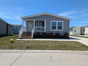 Building Photo - 52545 Elmcrest Ct