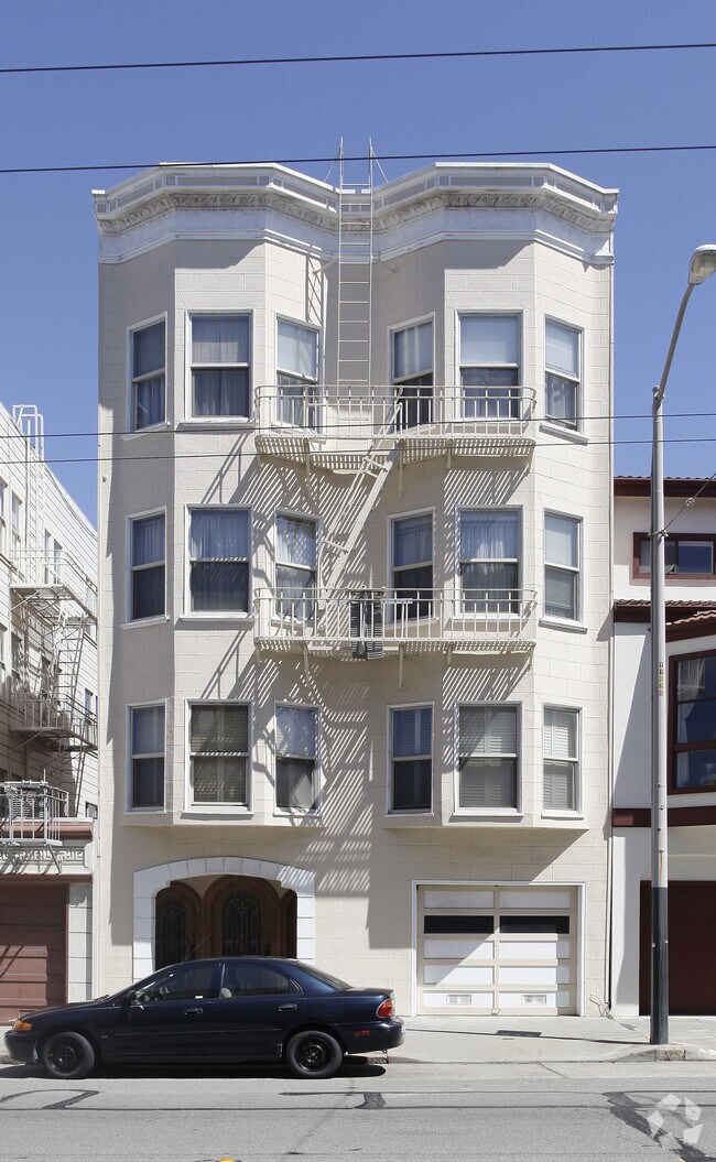Building Photo - 1670 Chestnut St