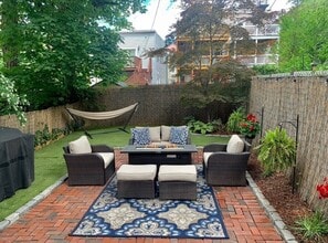 Building Photo - 762 E Broadway