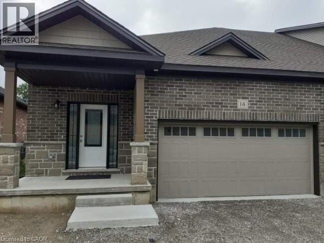 Building Photo - 14 Tamarack Way