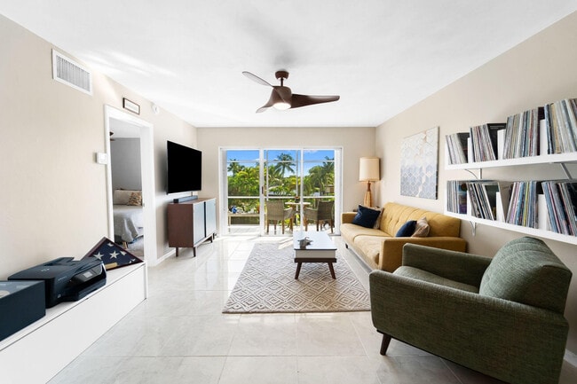 Building Photo - 3000 NE 16th Ave