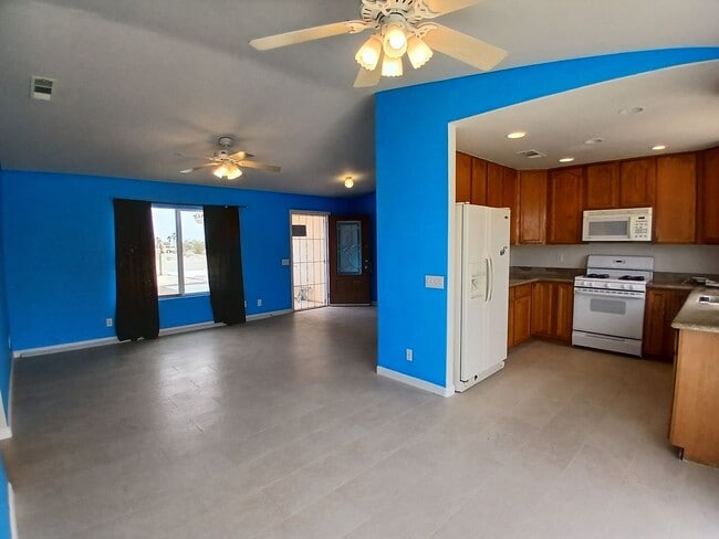 Building Photo - Charming 3-Bedroom, 2-Bath Home in Salton City