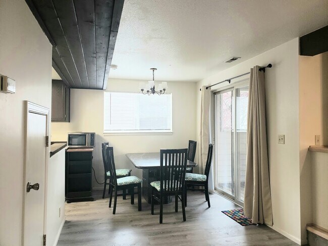 Foto del edificio - 1801 NE Purcell Blvd