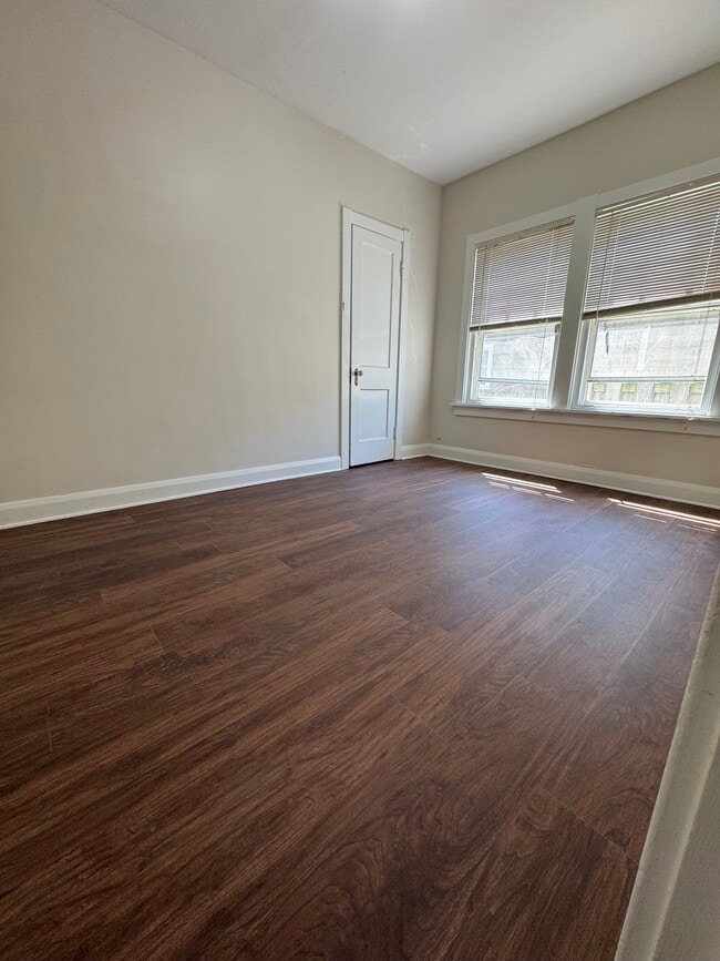 Building Photo - 702 Colima Dr