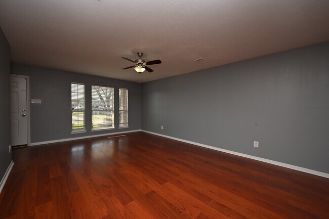 Building Photo - 7006 Biton Dr