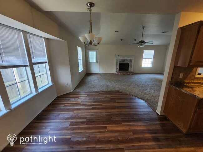 Building Photo - 11722 S Gum Avenue, Jenks, OK, 74037