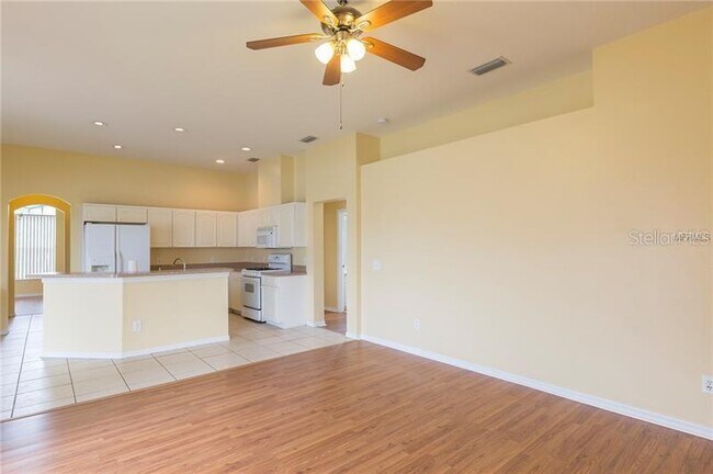 Foto del edificio - 2743 Abbey Grove Dr