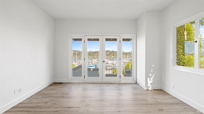 Foto del edificio - 833 Bridgeway