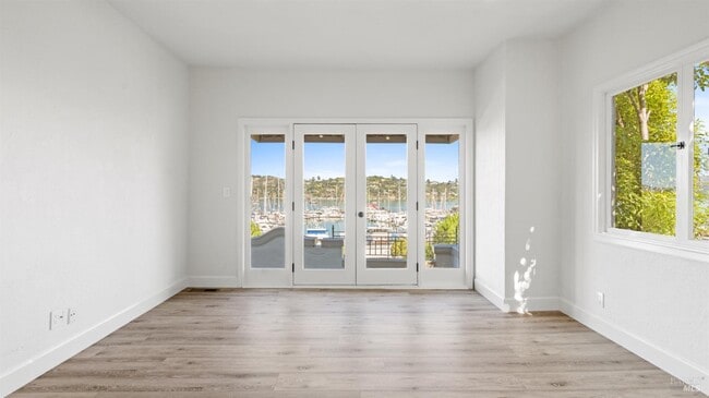 Building Photo - 833 Bridgeway