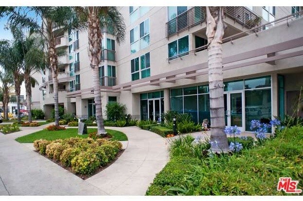 2 BD/2 BA Condo 55+ Luxury Building DTLA - 267 S San Pedro St
