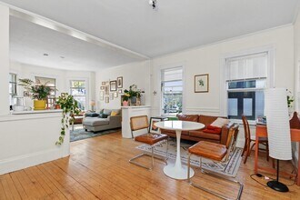 Building Photo - 21 Bentley St