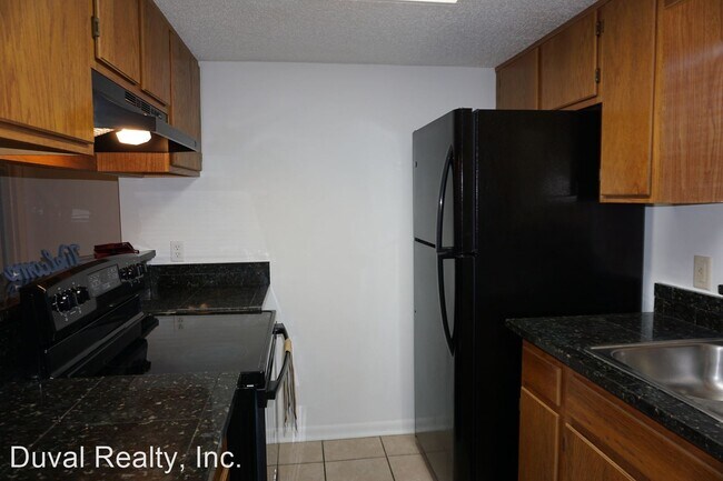 Foto del edificio - 2 br, 2 bath House - 8729 Whispering Pines...