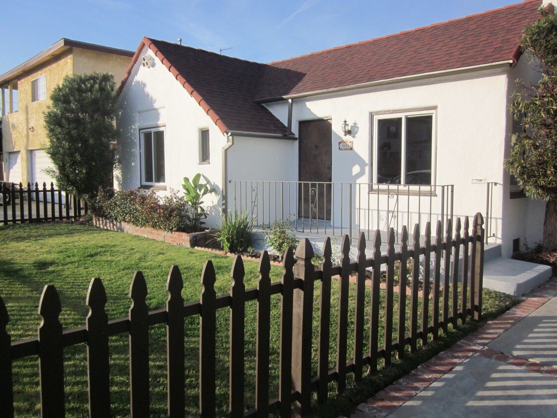 3652 Kelton Ave, Los Angeles, CA 90034 House Rental in Los Angeles