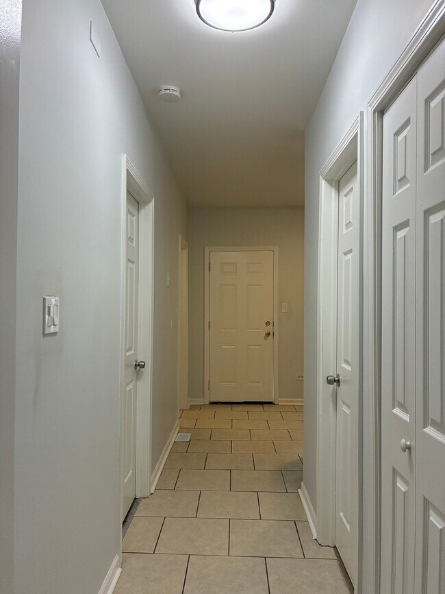 Foto del edificio - 8144 S Marshfield Ave