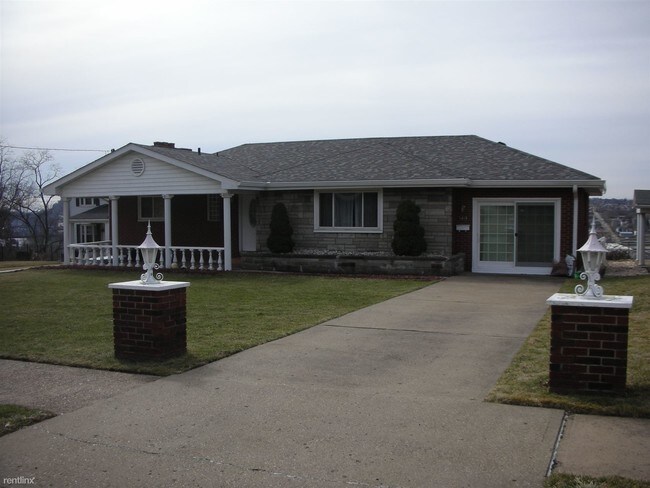Building Photo - 1418 Pocono St
