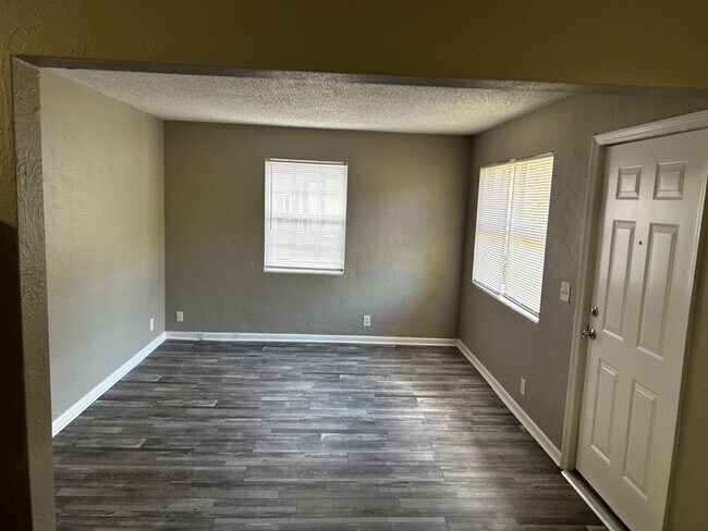 Foto del edificio - 6715 W Virginia Ct