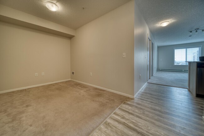 Photo du bâtiment - 4641-4128 128 Ave NE