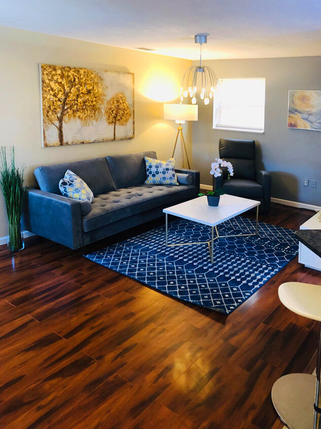 Luxury Apt - 181 Pius St