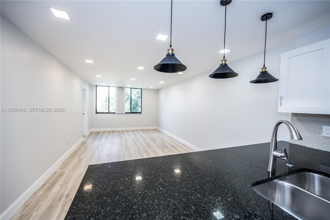 Foto del edificio - 755 Dotterel Rd