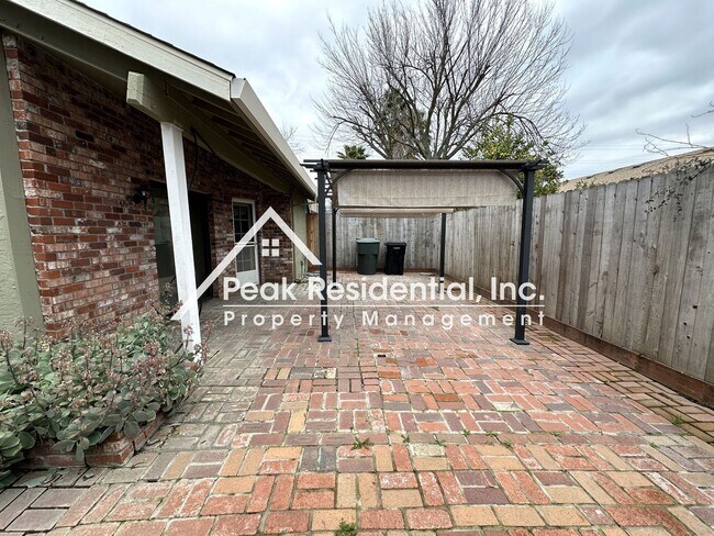 Foto del edificio - 3 br, 2 bath House - 5232 Thomasino Wy