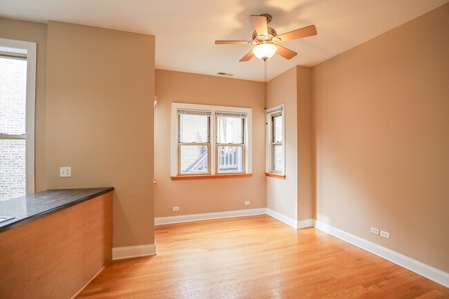 Building Photo - 1739 W Addison St